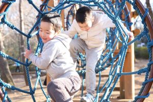 子供の遊具ガイド: 安全で楽しい遊び場作りのポイントとおすすめ遊具10選 79 子供の遊具ガイド: 安全で楽しい遊び場作りのポイントとおすすめ遊具10選