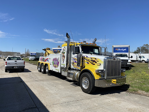 Moon's Towing