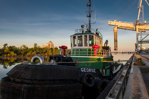 Harbor Docking & Towing