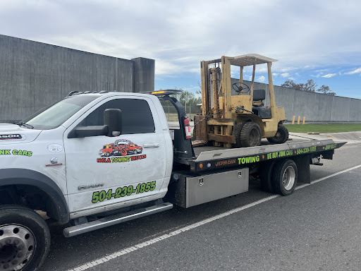 NOLA TOWING TRUCKS LLC